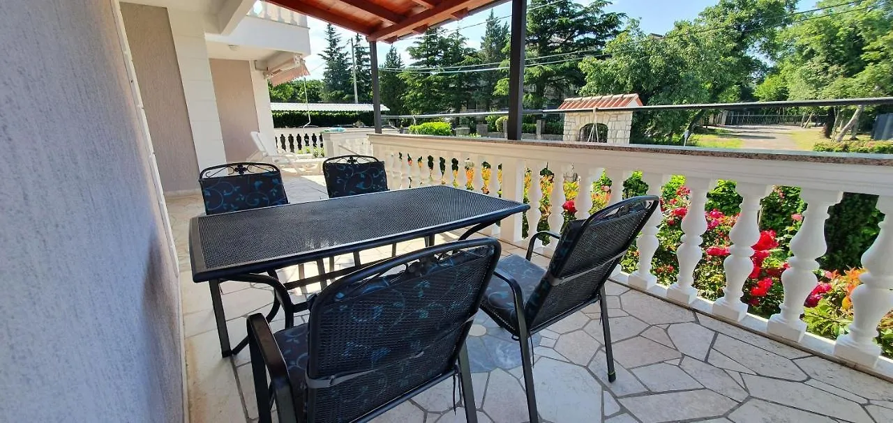 Apartments Nono Jadranovo