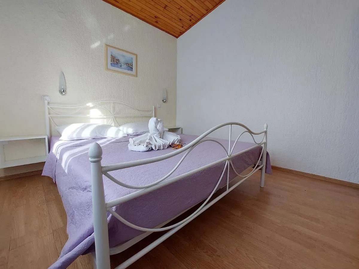 Apartments Nono Jadranovo 0*,