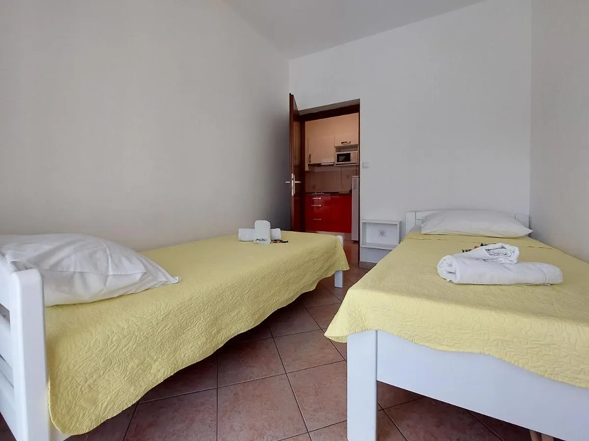 Apartments Nono Jadranovo 0*,  Croatia