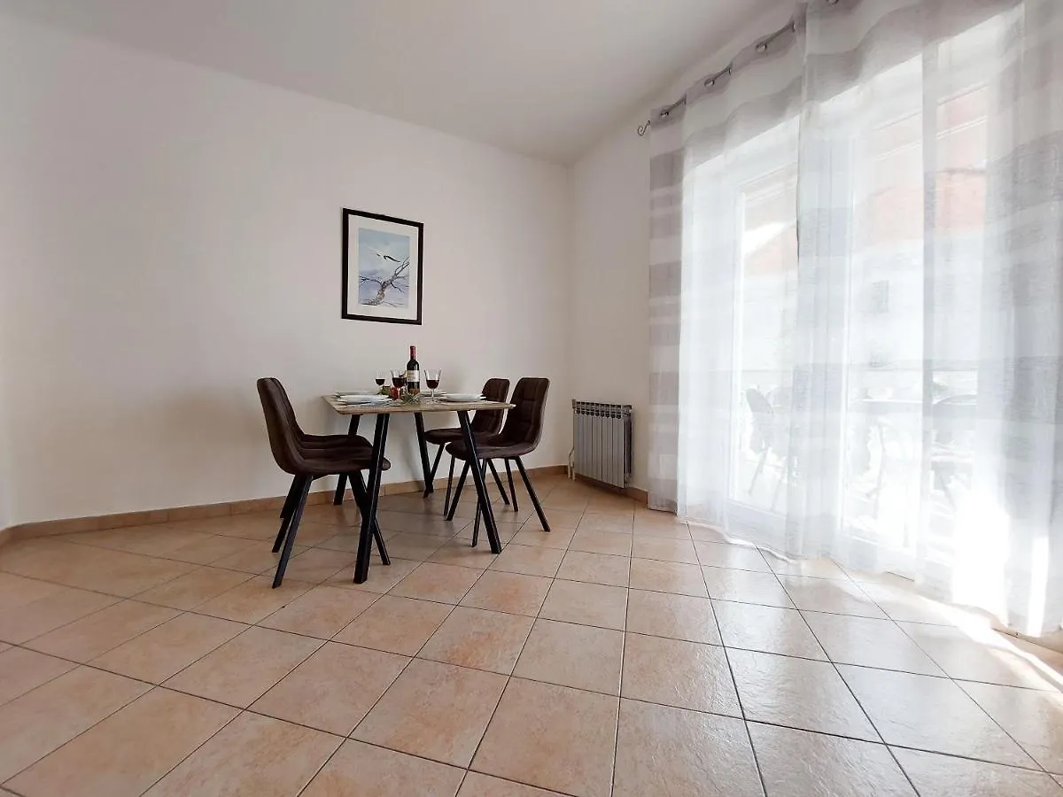 Apartments Nono Jadranovo