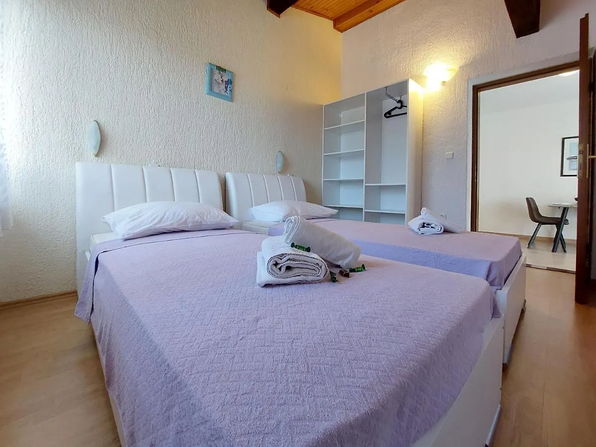 Apartments Nono Jadranovo 0*,