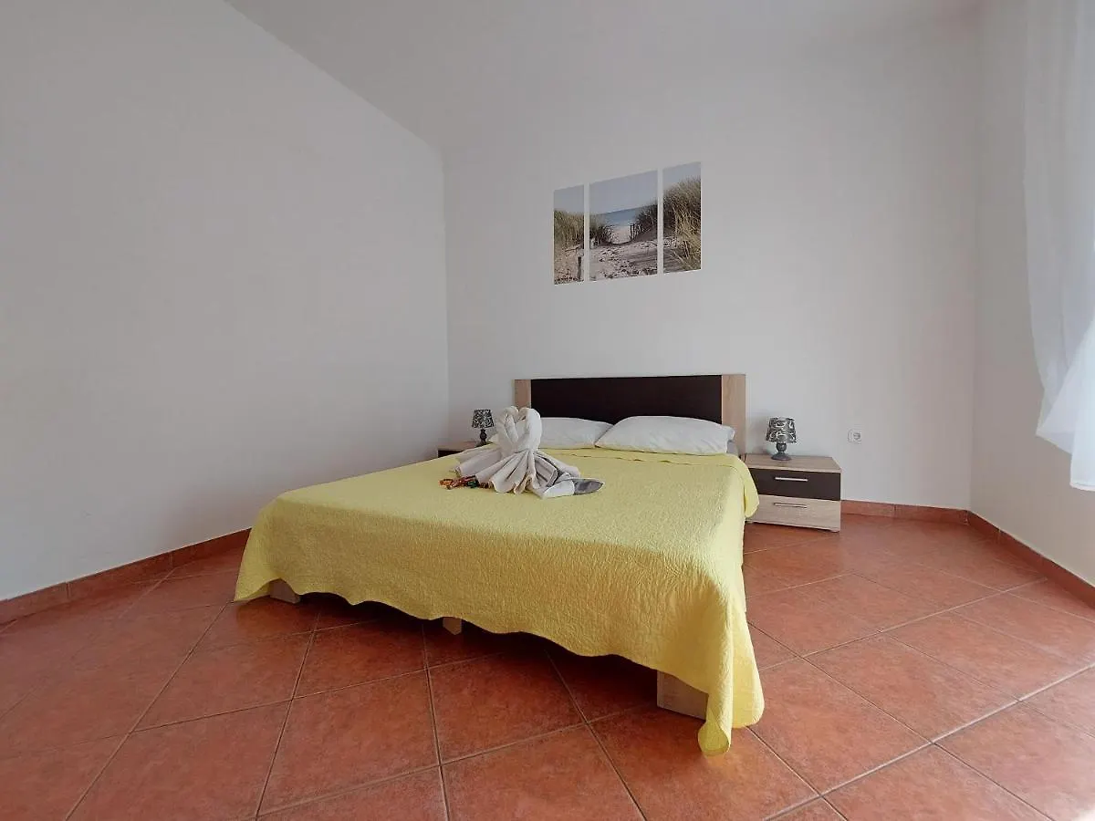 Apartments Nono Jadranovo