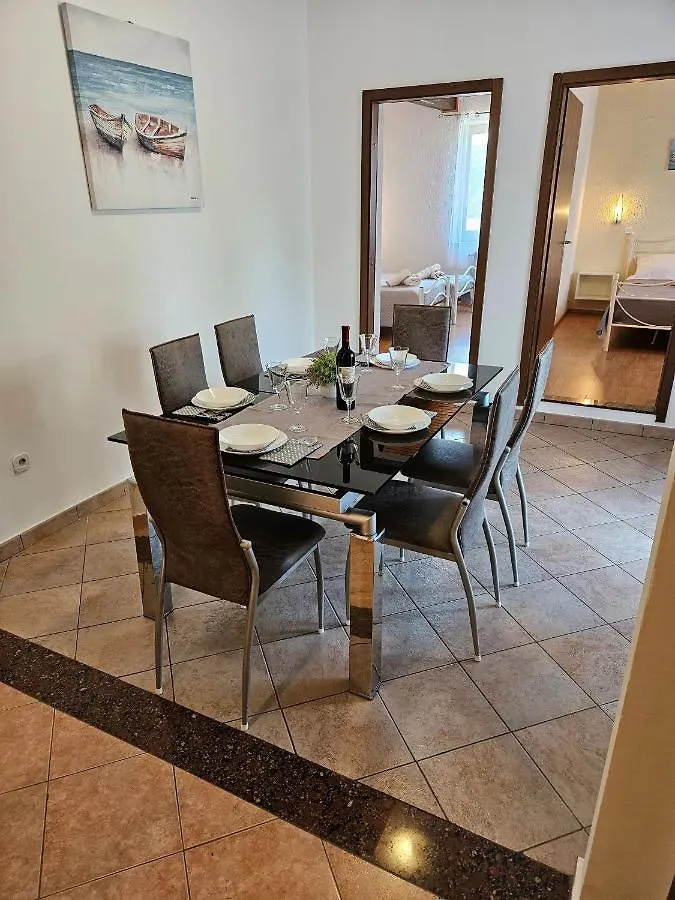 Apartments Nono Jadranovo 0*,
